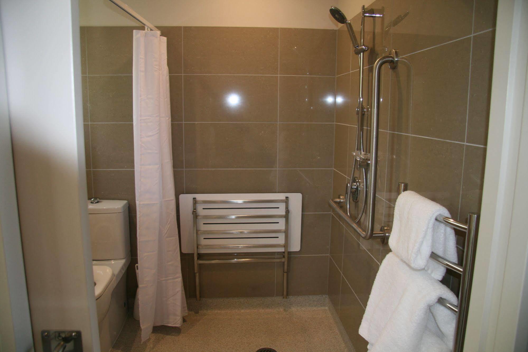 Oxford Village Motels Экстерьер фото