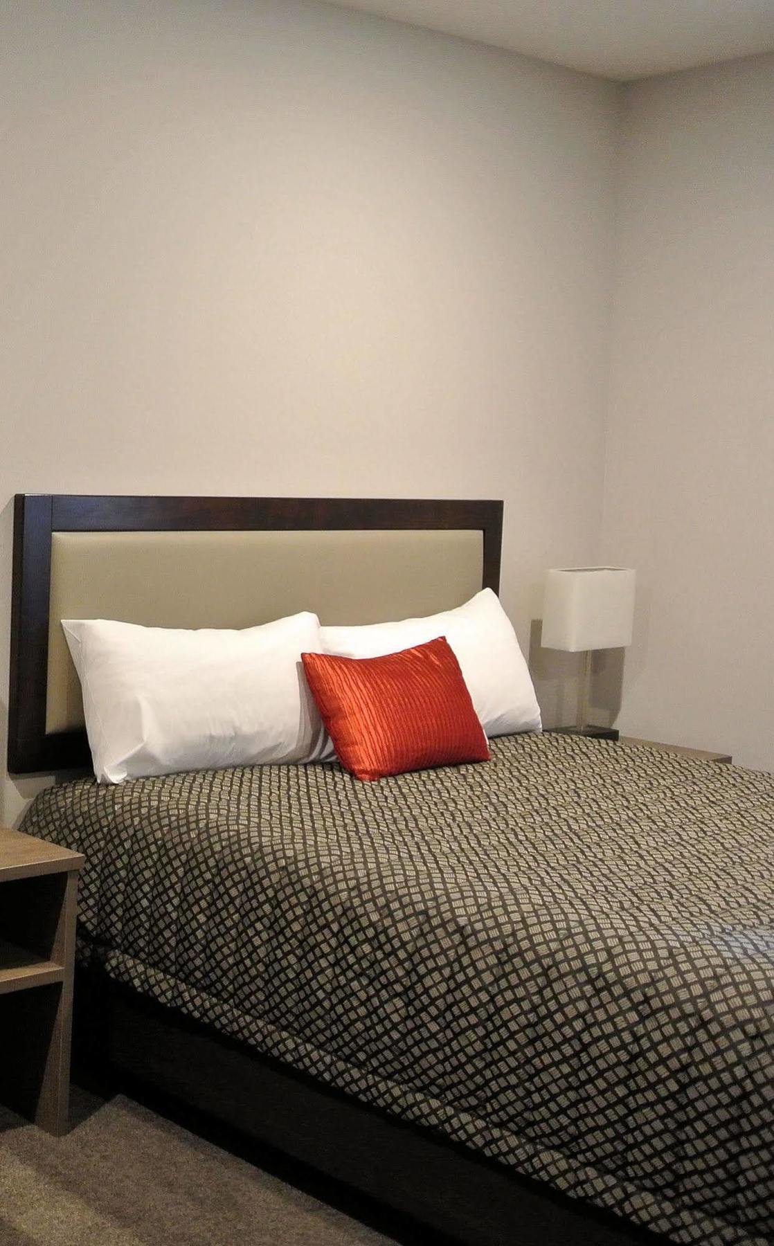 Oxford Village Motels Экстерьер фото